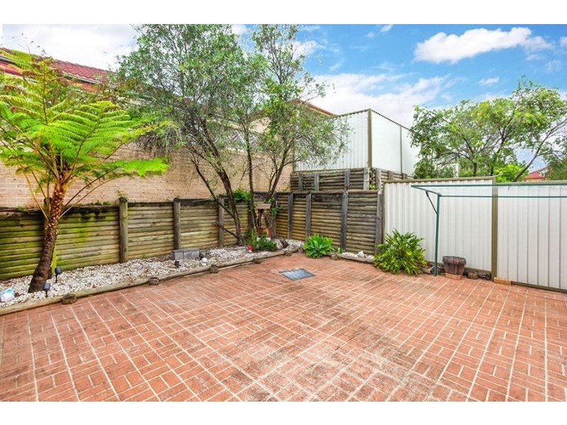 18 Buckleys Rd, Winston Hills NSW 2153